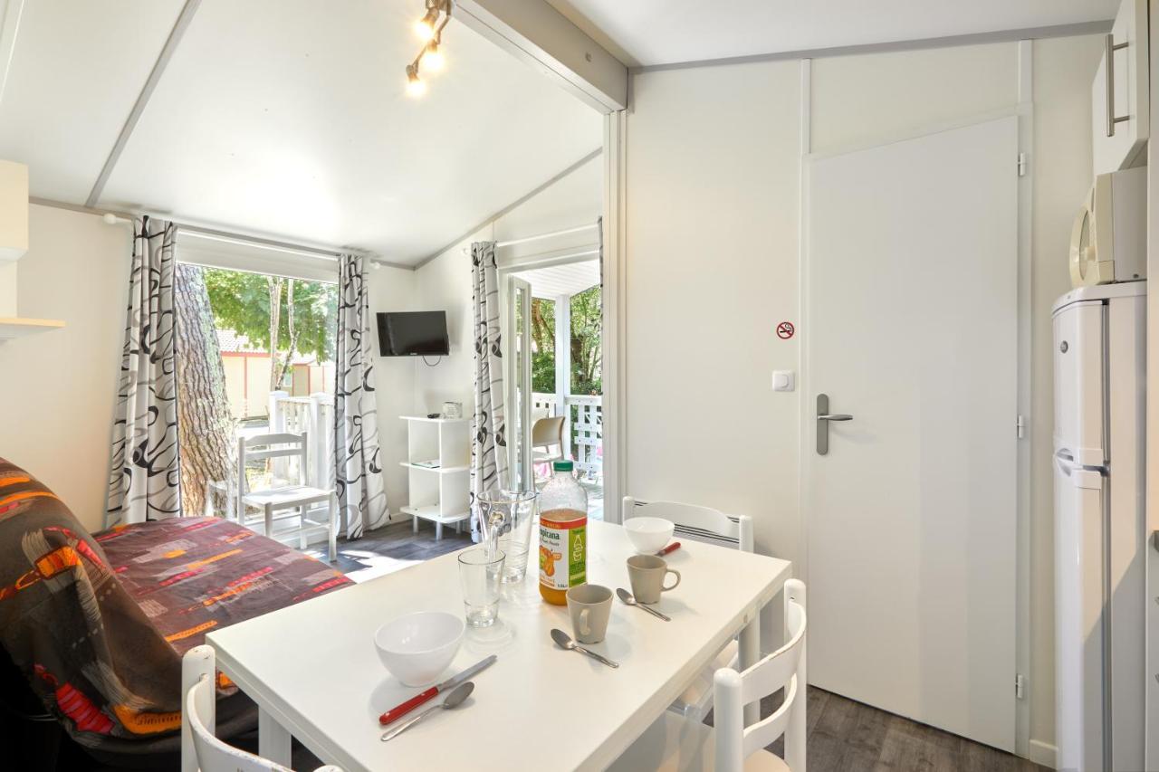Camping La Brande Le Château-dʼOléron Exterior foto