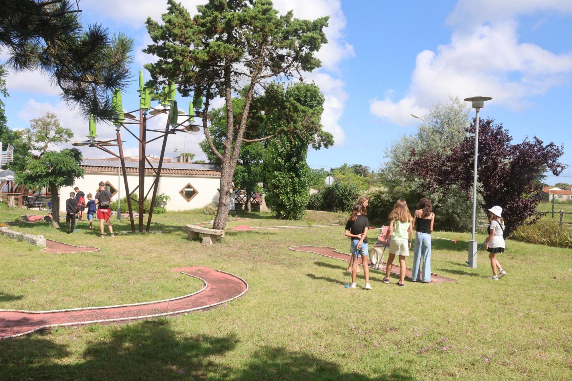Camping La Brande Le Château-dʼOléron Exterior foto